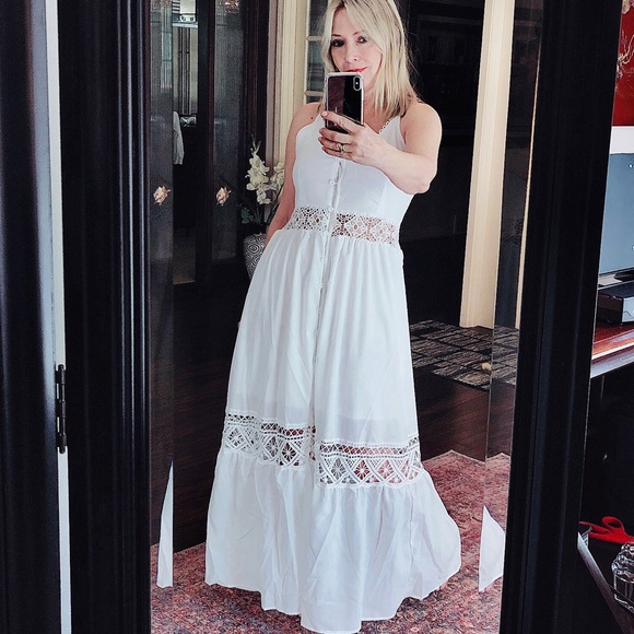 1 left white lace paneled ruffled maxi dress - Picture 3 of 8